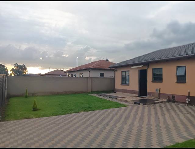 3 BEDROOM HOUSE FOR SALE IN WINDMILL PARK